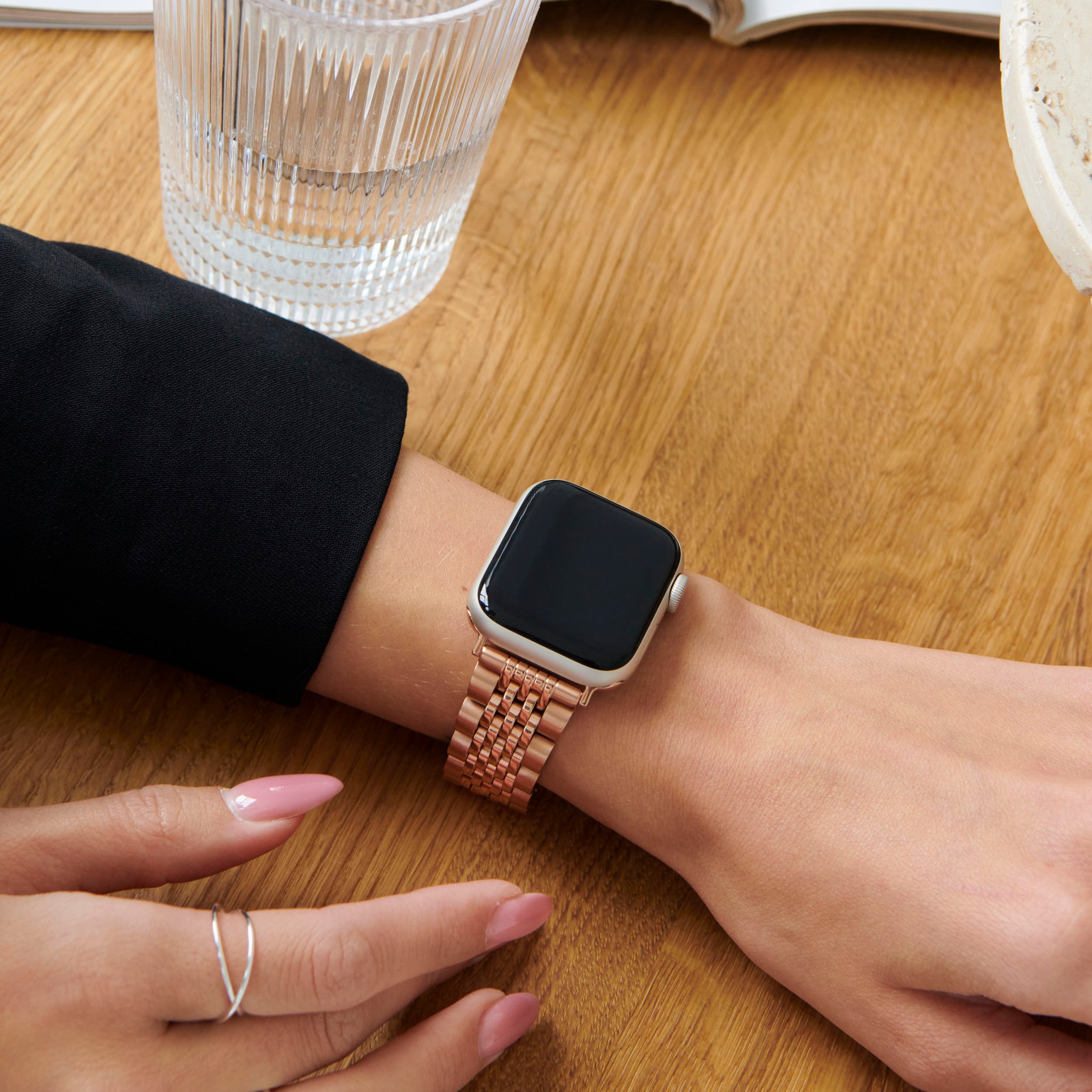 Apple Watch Metal Band - Chic Royal | BURGA display picture 1