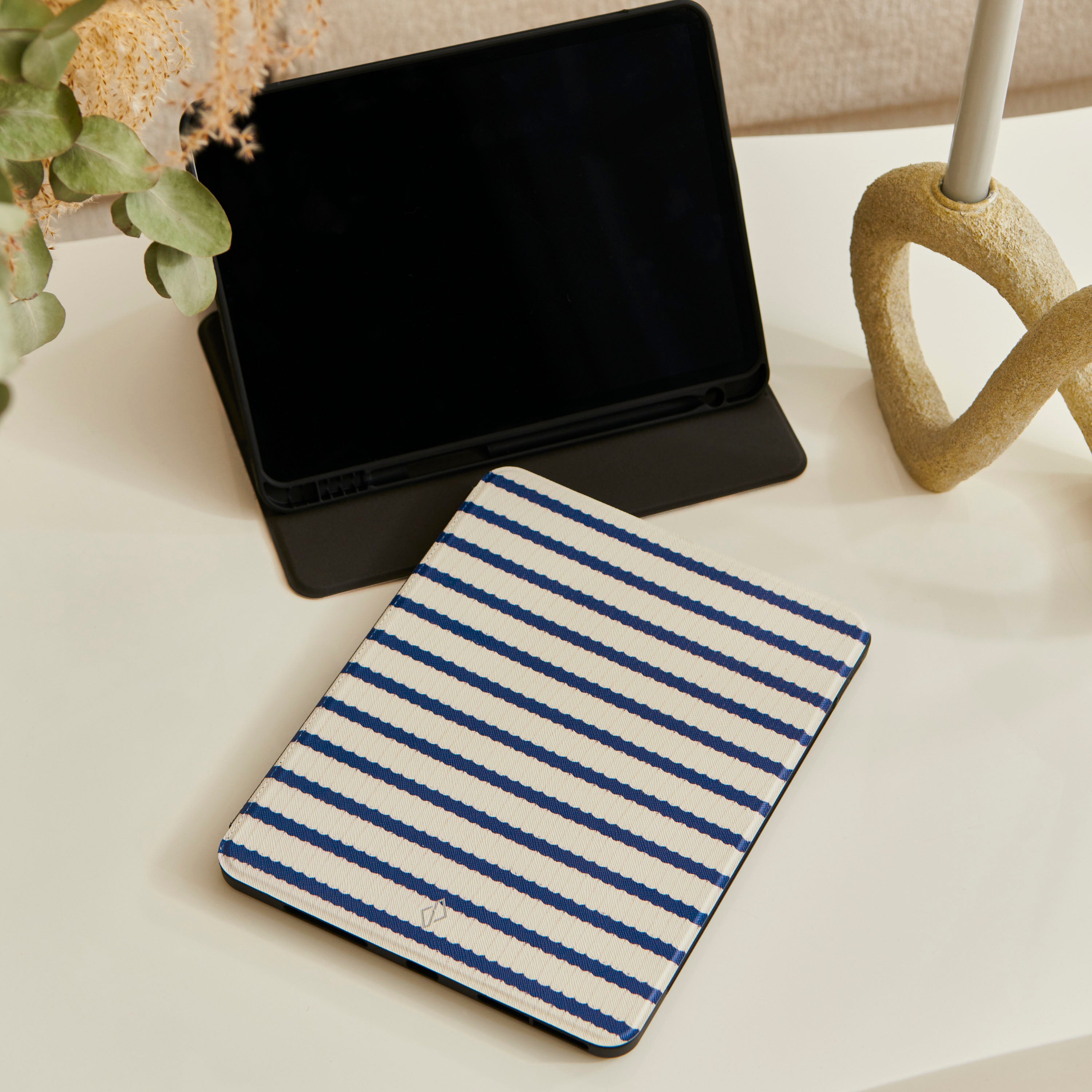 Old Money - iPad Air 10.9 (5th/4th Gen) Case | BURGA